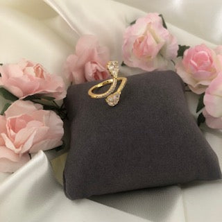 Bague Élégance Entrelacée Dorée – Eclat & Raffinement | Bella Monica Bijoux